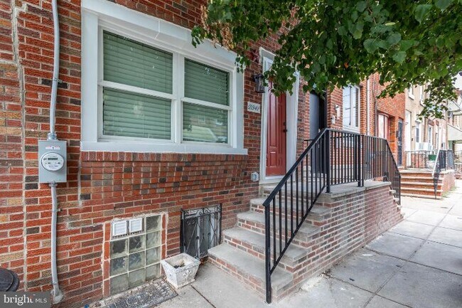 Foto del edificio - 2341 Dickinson St