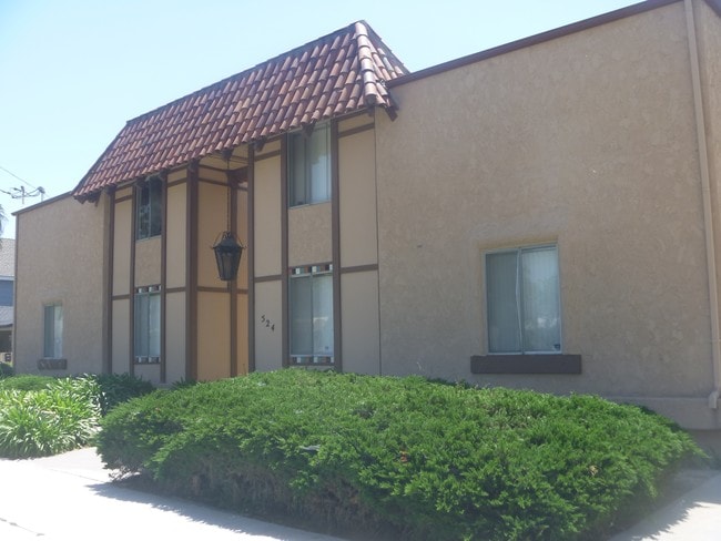 Building Photo - 524 W Wilshire Ave