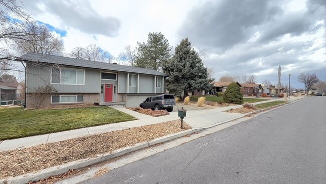 Foto del edificio - Newly renovated four bedroom home!