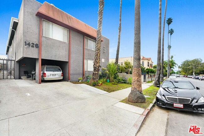 Foto del edificio - 1426 Cochran Ave