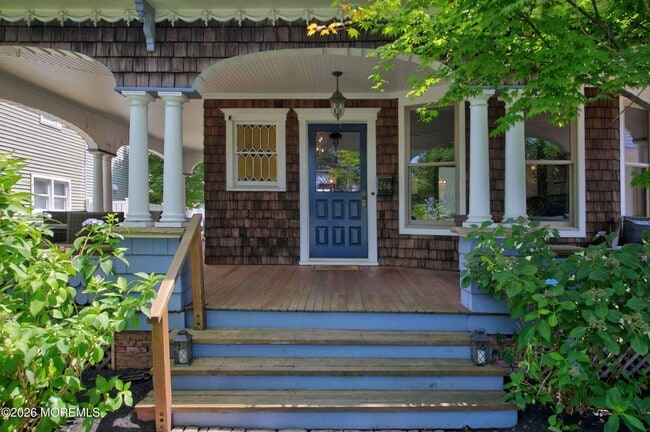 Building Photo - 266 River Rd