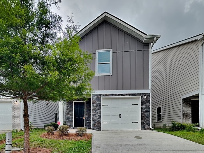 Primary Photo - 1050 Wedgewood Ct NE