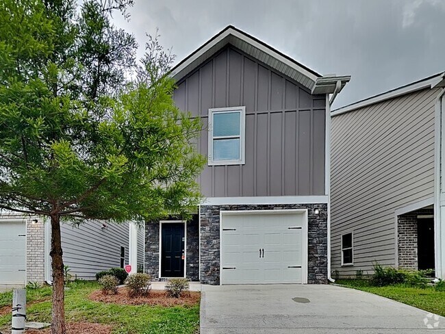 Building Photo - 1050 Wedgewood Ct NE