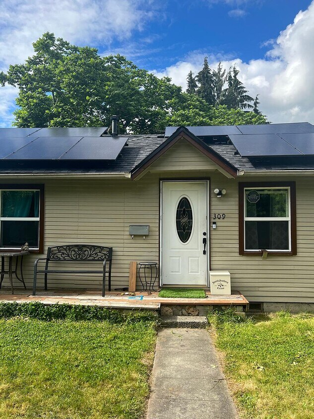 Primary Photo - 309 7th Ave NW