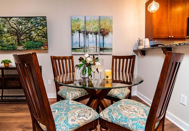 Building Photo - Romantic Getaway 5317