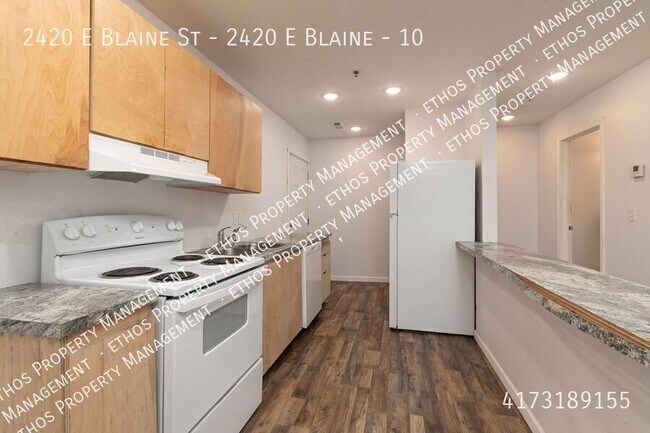 Foto del edificio - 2420 E Blaine St
