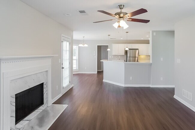 Foto del edificio - 6138 Farmwood Way SE