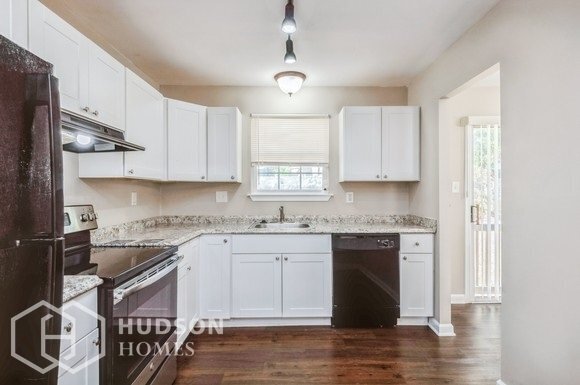 Building Photo - AVAILABLE NOW!  - 15010 Newcomb Lane, Bowi...