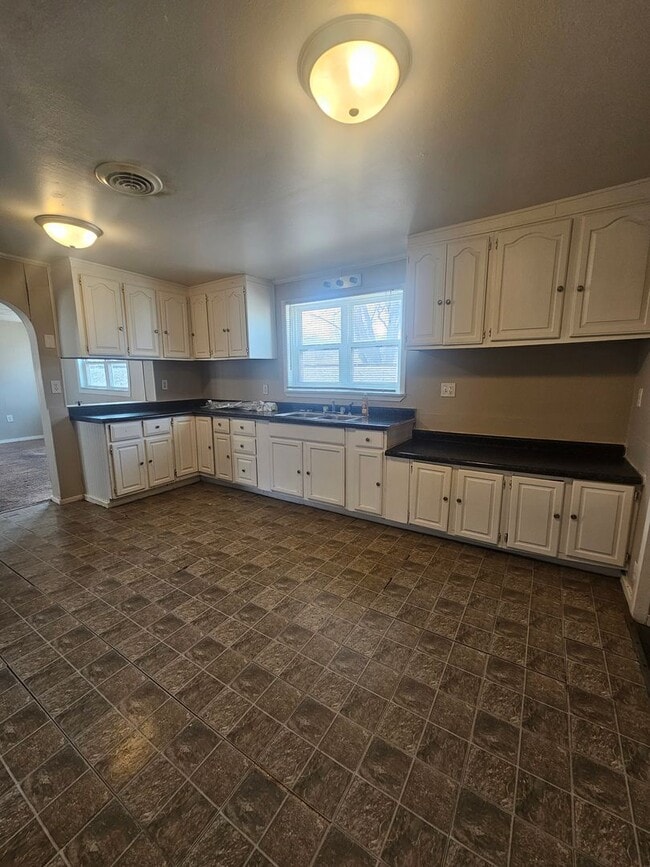 Building Photo - MORE PICTURES COMING SOON! There is a $25 fee for the application and everyone over 18 needs to f...