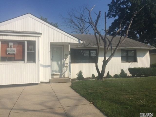 Building Photo - 422 Waukena Ave