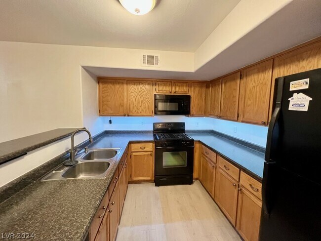 Foto del edificio - 8450 Alta Drive Unit 131
