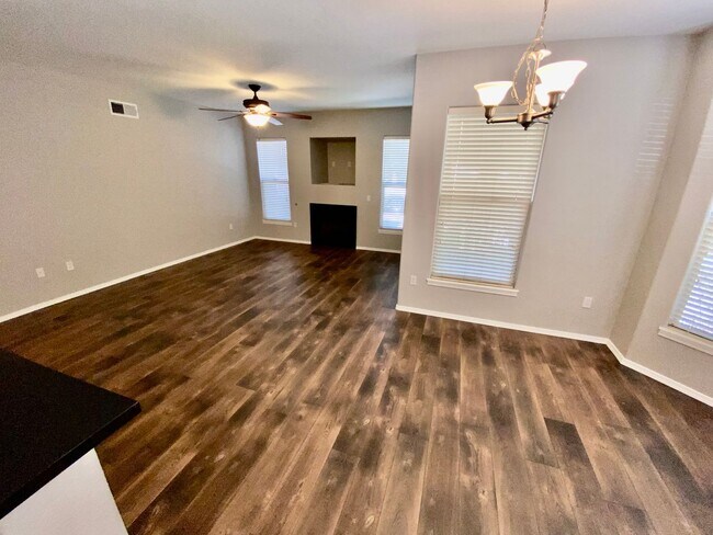 Photo - Spacious 2 Bedroom 2 Bath in Gated Renaiss... Apartment