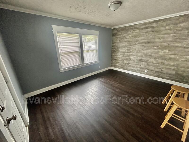 Foto del edificio - 933 Stanley Ave