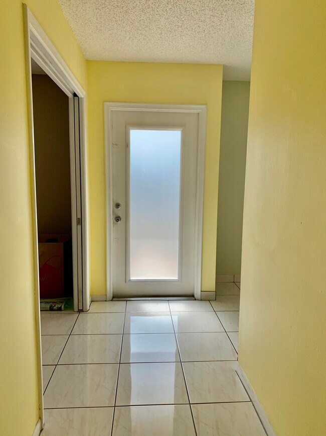 Foto del edificio - 1621 NW 20th Ave