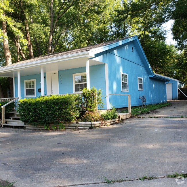 Building Photo - 9421 E 67 Terrace