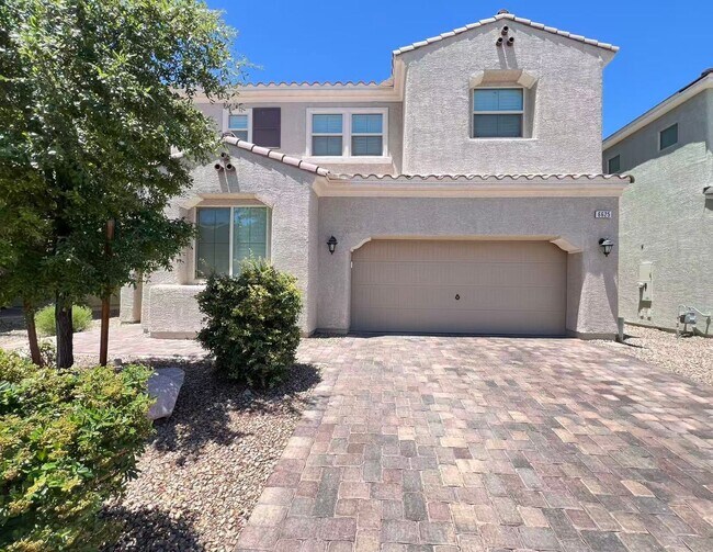 Foto del edificio - Well-maintained 4-bedroom, 3-bath home in a desirable gated community