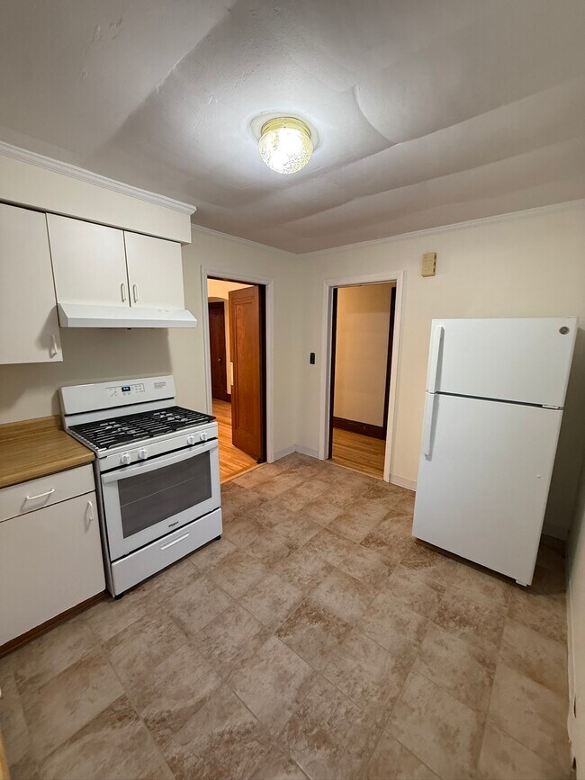 Foto del edificio - 221 Everett Pl