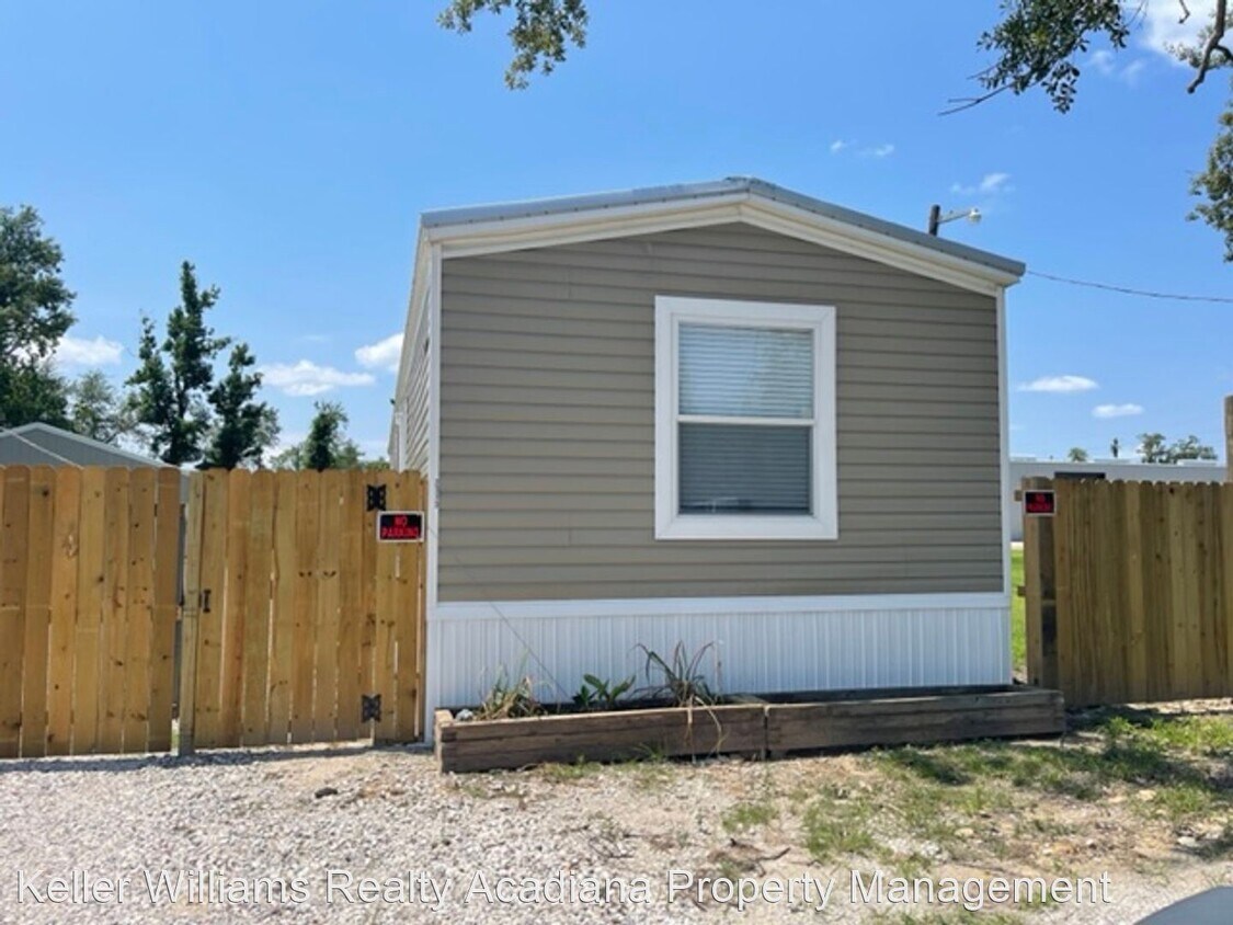 2 br, 2 bath House 2313 Roxanne Street House for Rent in Sulphur