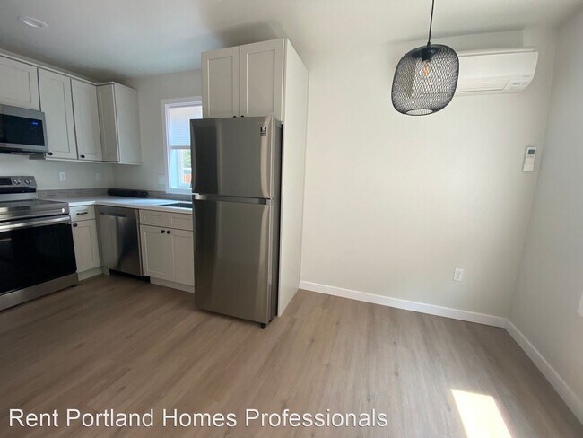 Building Photo - 2 br, 1 bath House - 2648 SE 107th Ave #B