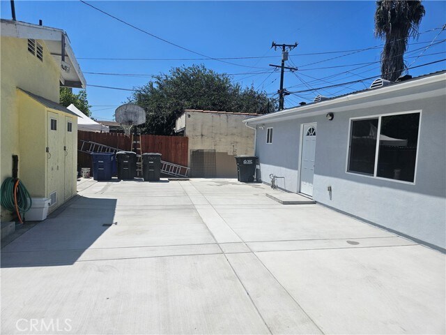 Building Photo - 1307 S Woods Ave