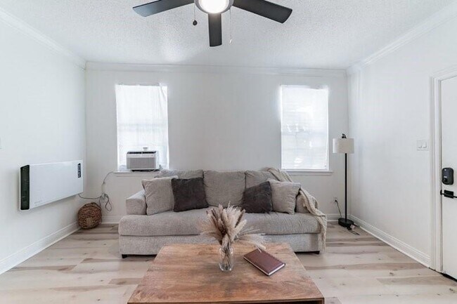 Foto del edificio - 616 Lebeau St