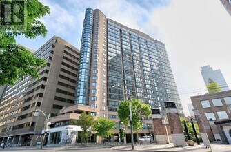 Building Photo - 1055 Bay St.