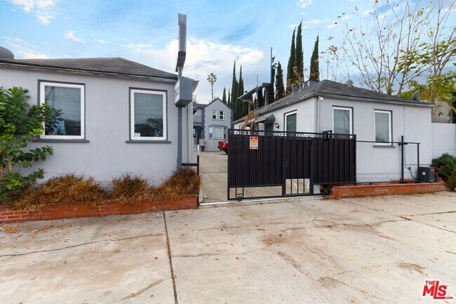 Foto del edificio - 11472 Ventura Blvd