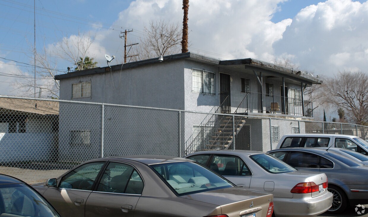 Building Photo - 1288 N Acacia Ave