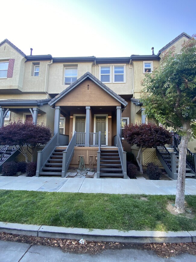 Building Photo - 1117 Yates Way