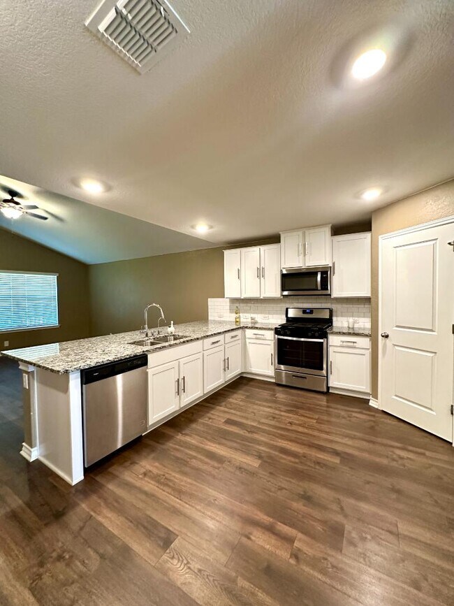 Photo - 14218 Minette Loop House