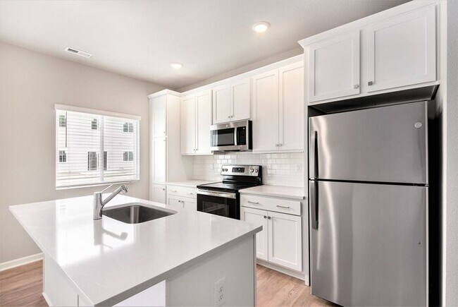 Building Photo - 3514 Welden Dr SW
