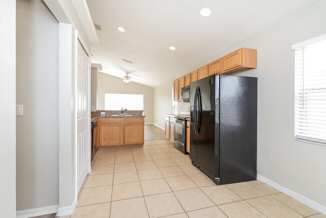 Foto del edificio - 2628 Sunningdale Dr