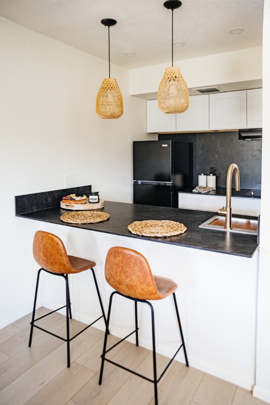 Foto del edificio - 325 Price Rd