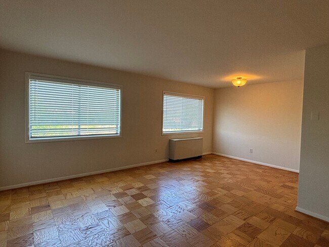 Foto del edificio - 4020 Washington Blvd