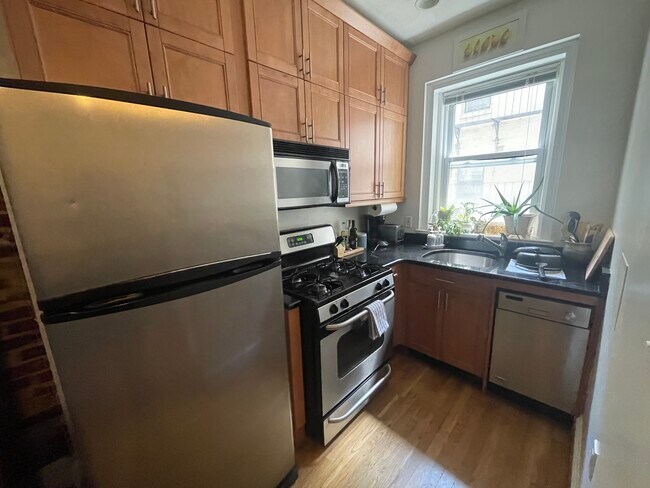 Building Photo - 85 Park Dr