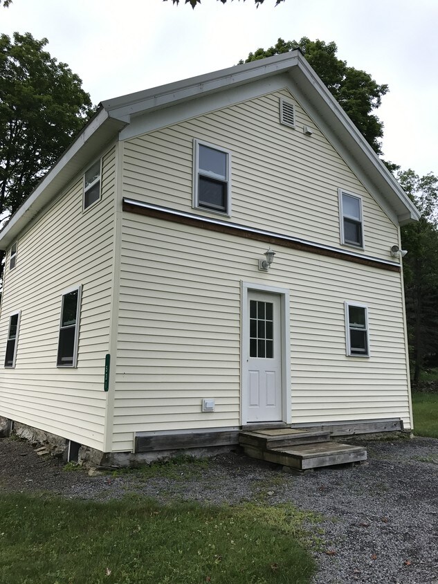 Primary Photo - 531 Clapper Hollow Rd