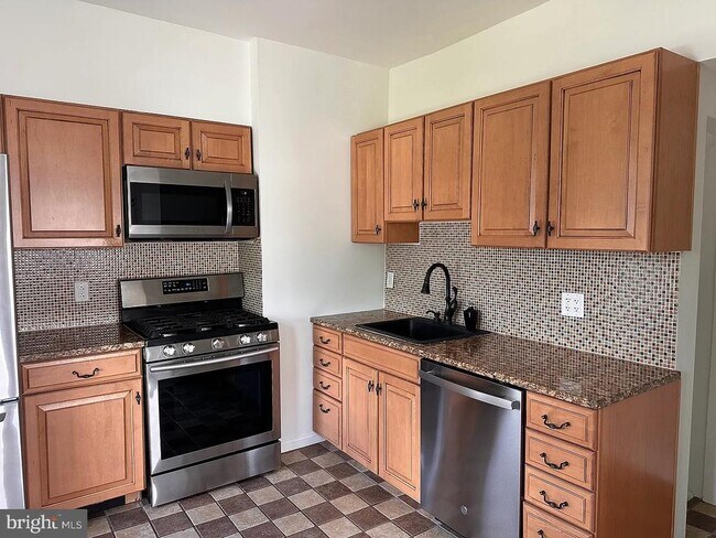 Foto del edificio - 229 Iona Ave