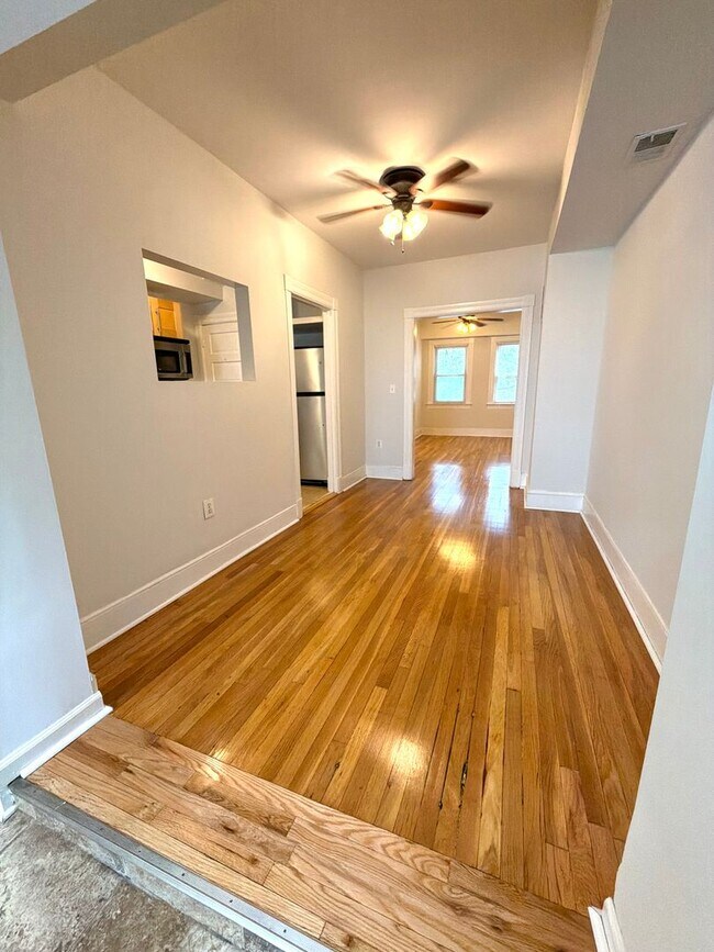Foto del edificio - 1165 Abbey Pl NE
