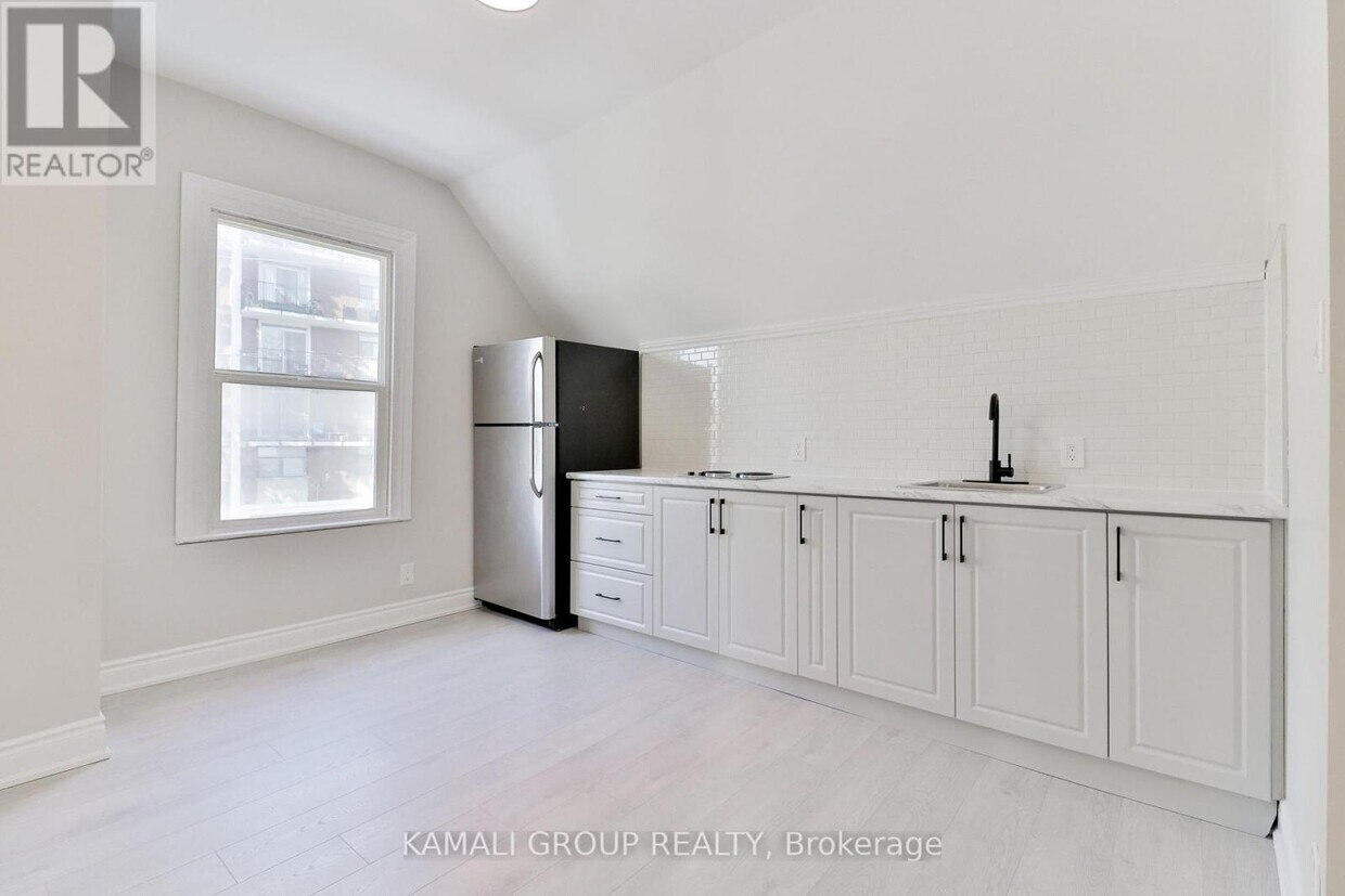 Photo principale - 93 McMillan Dr