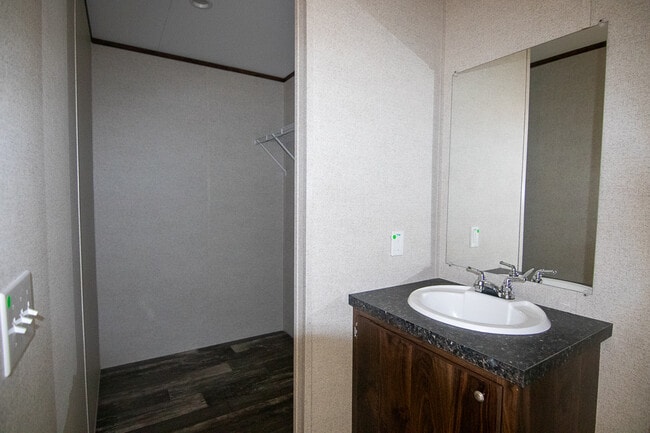 Building Photo - 10002 Sweetgum Ln