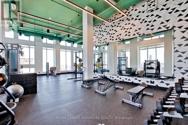 Photo du bâtiment - 25 Nicholas Ave