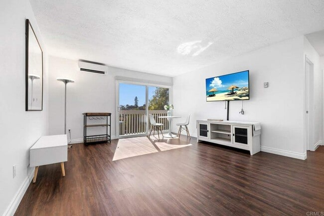 Building Photo - 403 Requeza St