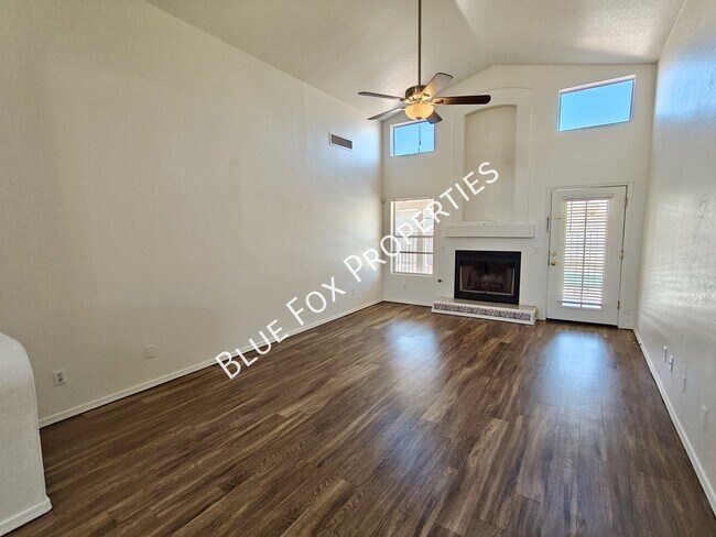 Building Photo - 6717 W Nueva Vista Dr