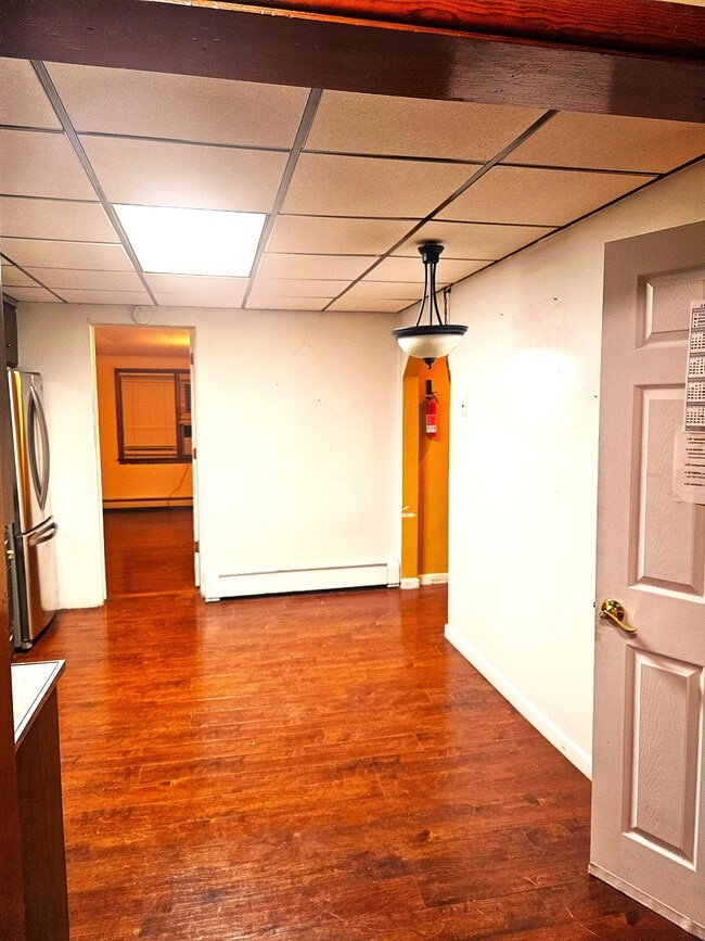 Building Photo - 289 Nagle St