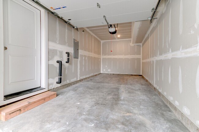 Foto del edificio - New Construction Great Location Book your tour today!!!