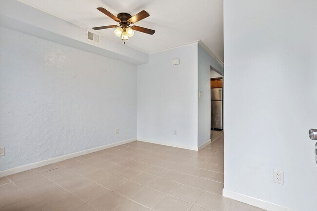Foto del edificio - 2 Bedroom 1 Bath Condominium Located in Johnson City, TN