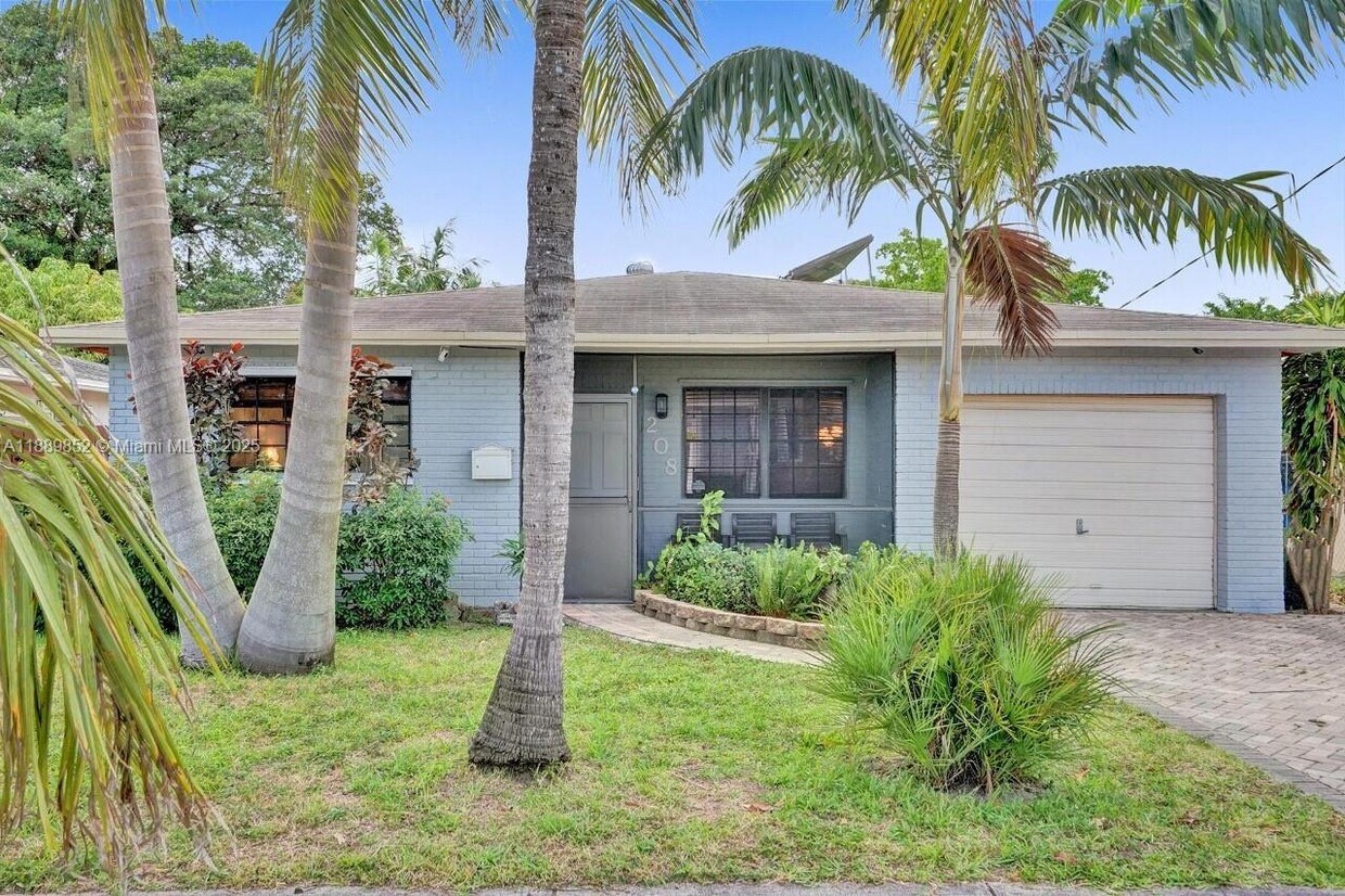 Foto principal - 208 SW 2nd Ave
