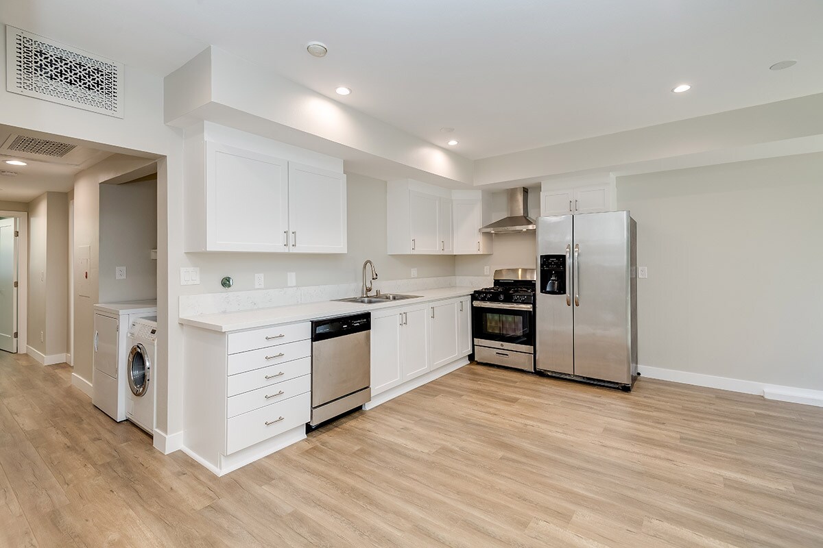 Open & beautifully updated kitchen - 842 11th St