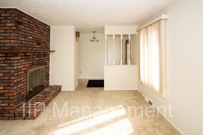 Foto del edificio - Spacious Unique 3BD/2BA in Concord Twp.- L...