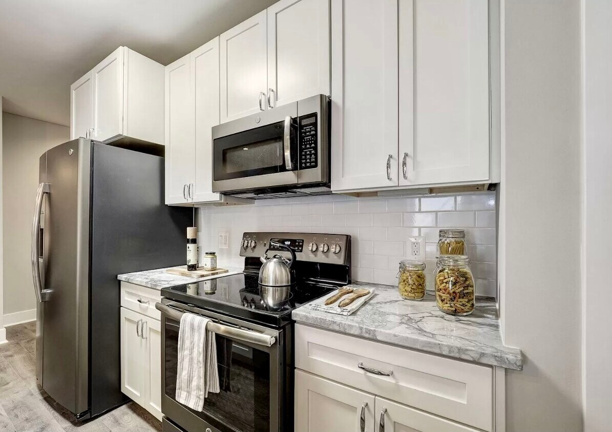 Foto principal - 1350 Nicholson St NW